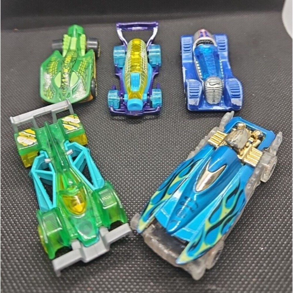 Hot Wheels Lot of 5 Mad Splash, Brit Speed, Super Stinger, DTX08